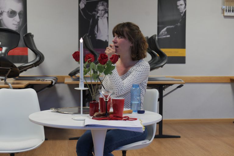 ovigo-theater-blind-date-probe-088