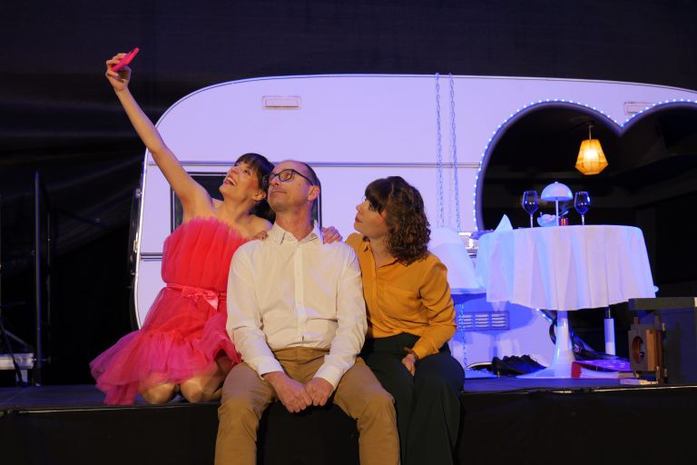 ovigo-theater-blind-date-013