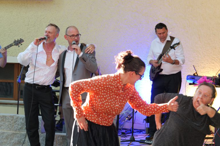 ovigo-theater-dinner-mit-singer-crashkurs-für-liebeslieder-024