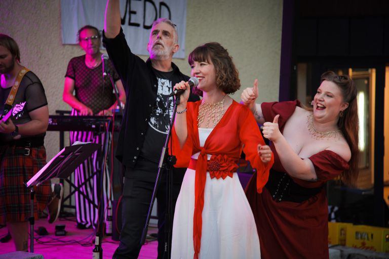 ovigo-theater-dinner-mit-singer-crashkurs-für-liebeslieder-099