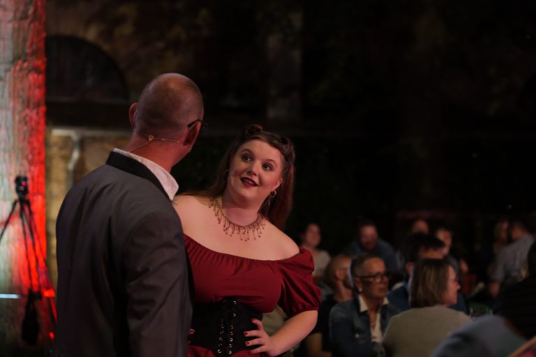 ovigo-theater-dinner-mit-singer-crashkurs-für-liebeslieder-2025-028