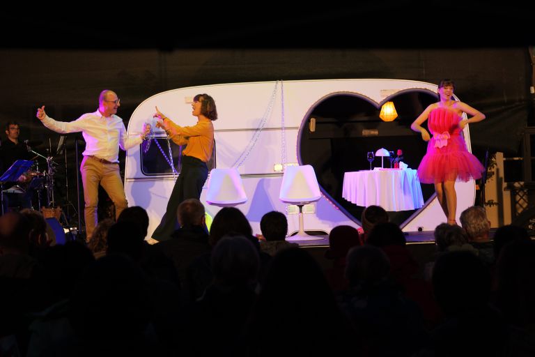 ovigo-theater-blind-date-035