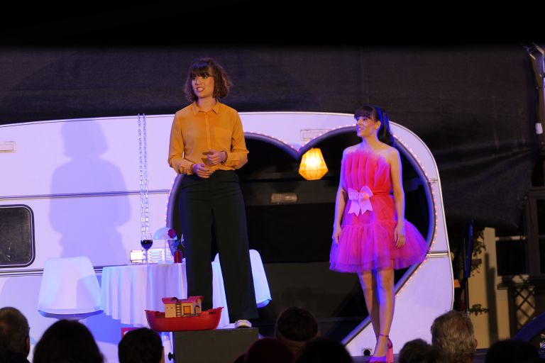 ovigo-theater-blind-date-060