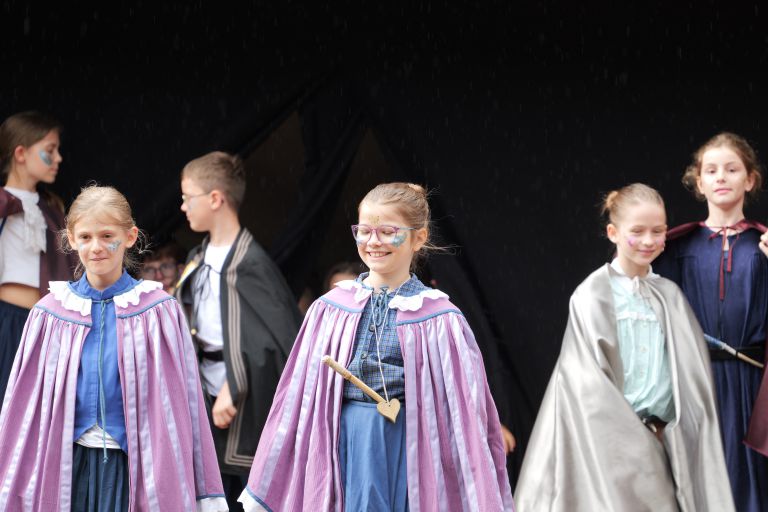 ovigo-theater-geheimnis-des-verbotenen-westflügels-001