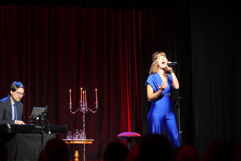 ovigo-theater-unstillbare-gier-theuern-051